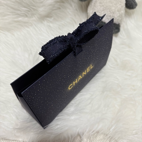 Chanel Camellia Lion Blue Decorative Gift Bag - Picture 8 of 13